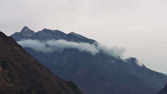 蓝天白云山峰风景延时