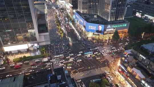 成都市春熙路十字路口车流夜景航拍商业街夜