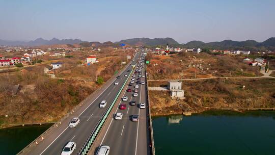 航拍高速公路堵车车辆行驶缓慢视频素材模板下载