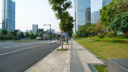 广西南宁五象新区东盟总部基地安静的街道