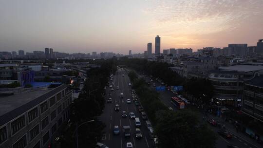 广州海珠大塘马路公路黄昏日落车流视频素材模板下载