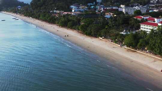 泰国甲米奥南海滩鸟瞰图