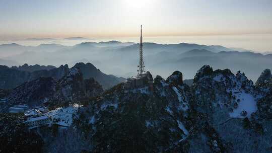 黄山景区天青色山体水墨画