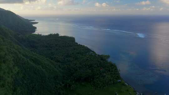 Teahupoo Tahiti海湾海岸线