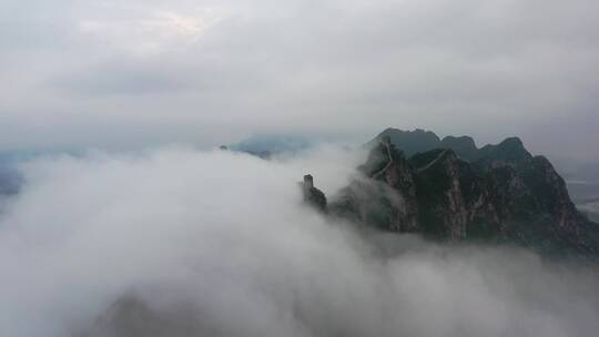 北京司马台长城夏季日出云海震撼景观