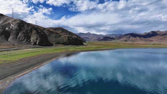 西藏青藏高原风光玛旁雍错湖面山川山水自驾
