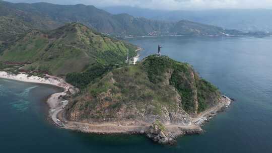 帝力帝汶莱斯特海边郁郁葱葱的小山上的克里