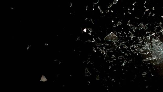 玻璃碎块飞溅 (6)视频素材模板下载