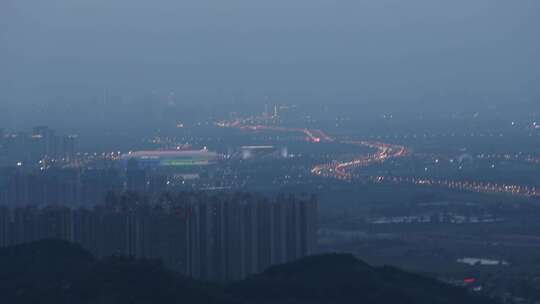 成都龙泉山东安湖体育公园延时俯瞰成都夜景