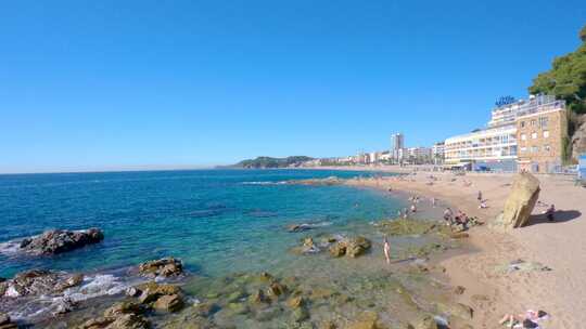 Lloret de Mar，海滩。西班牙地中海。布拉瓦海岸