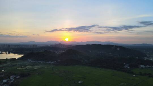 航拍美丽乡村田园日落晚霞夕阳