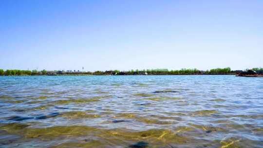 春暖花开 湖面荡漾 湖面 清澈湖水