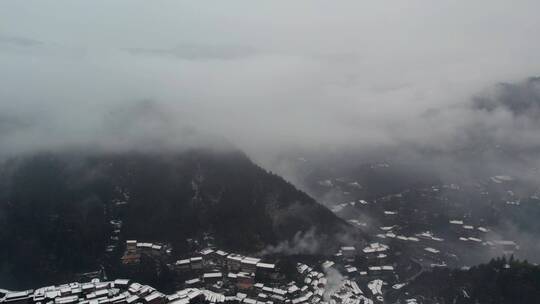 航拍西江千户苗寨雪景