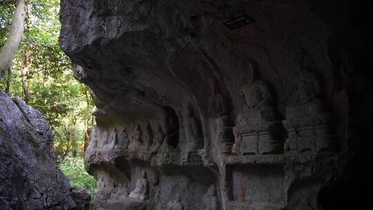 杭州飞来峰灵隐寺青林洞