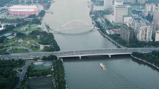 航拍广州海心桥交通发达珠江