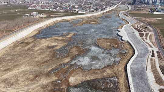 田野河流公路俯瞰景象