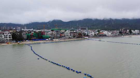 2024深圳雨季大鹏较场尾沙滩下雨天民宿