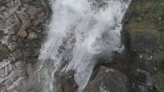 瀑布水流山泉水大自然自然风景自然风光
