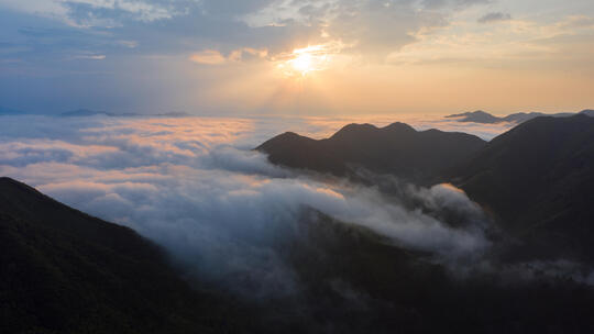 高山云海霞光延时