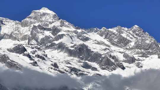 航拍玉龙雪山主山脉