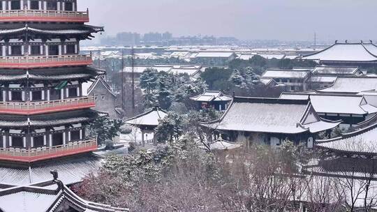 航拍瘦西湖景区园林大明寺观音山宋夹城雪景