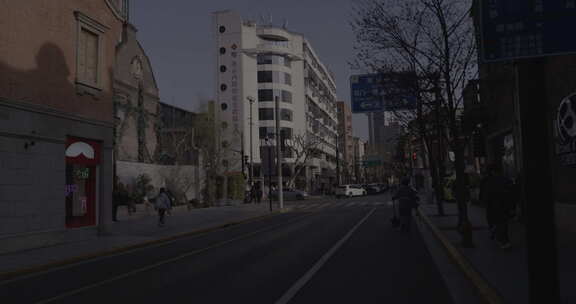 上海老建筑与现代建筑同框