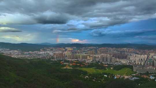 航拍昆明城市暴雨