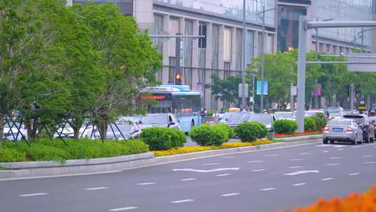 城市马路街道街头街景上班下班高峰期汽车车