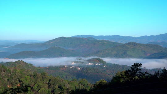 村庄云海延时全景