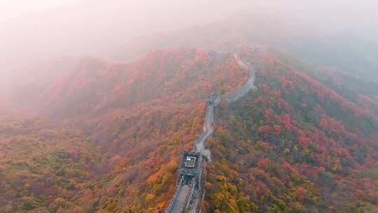 航拍万里长城秋天风景