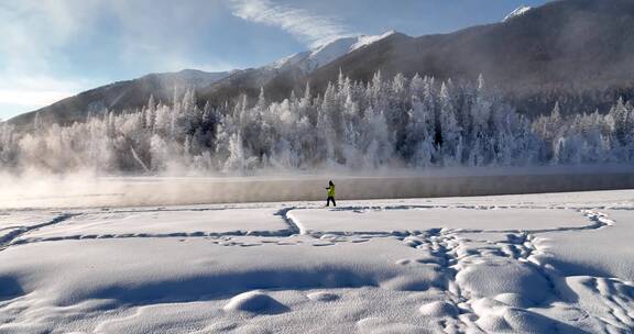 新疆旅游地-喀纳斯、禾木（冬季雪景晨雾）