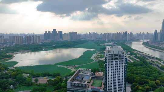 湖北武汉月湖风景区汉江桥航拍龟山电视塔城