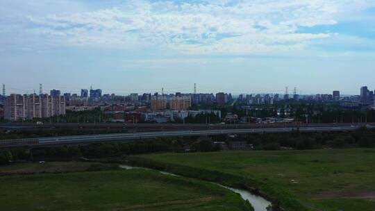 漕河泾开发区写字楼在地铁高速旁