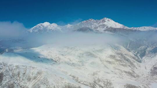 新疆天山雪山托木尔峰