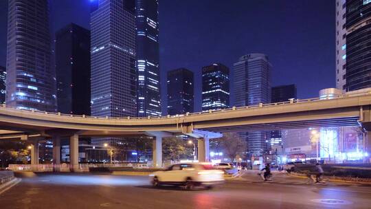 北京国贸商业中心道路夜景