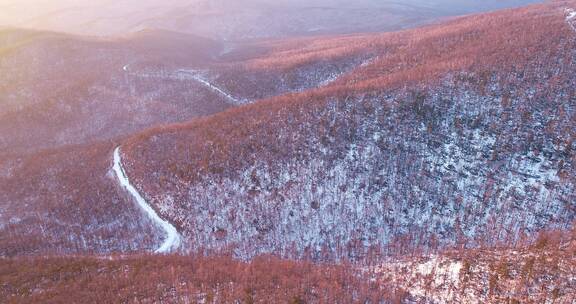 航拍大兴安岭极寒雪域山林雾凇夕照