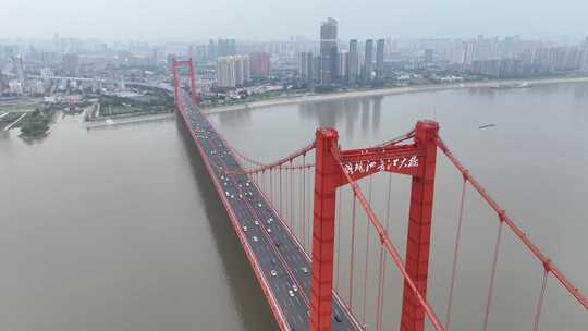 武汉鹦鹉洲长江大桥航拍桥梁拉索桥建筑风光视频素材模板下载