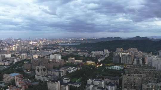 夏季台风天西湖航拍全景 一半城市一半自然