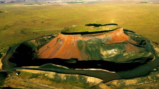 内蒙古乌兰察布察哈尔火山乌兰哈达火山群视频素材模板下载