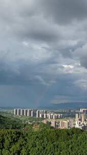 竖版航拍城市夏季暴雨来临湖南怀化