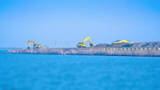 上海浦东临港新城滴水湖北岛工地挖掘机移轴