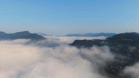 清晨云海山峰