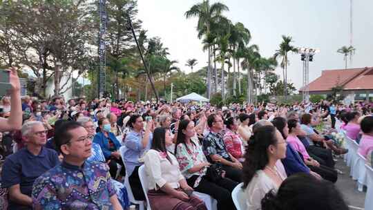 清迈第48届花卉节舞台表演现场