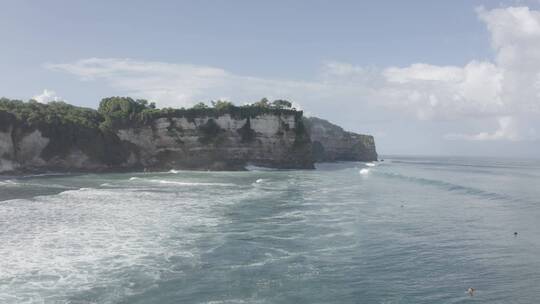 海上的层层海浪