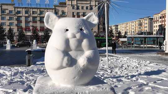 十二生肖雪雕《子鼠》