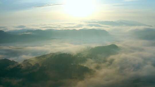 清晨云海日出云层山顶山林山峰云雾缭绕风景