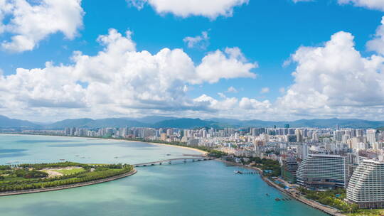 航拍沿海城市风光延时