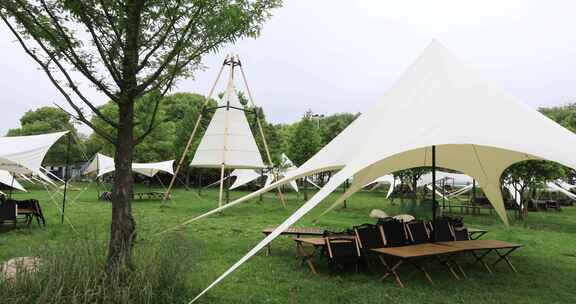 户外露营基地团建聚会设施野营度假生态美