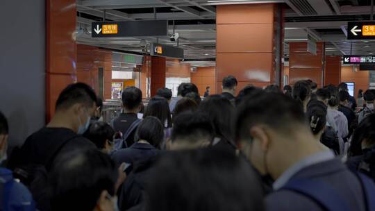 2023广州地铁人挤人白领上下班合集视频素材模板下载