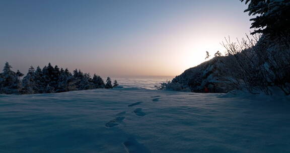 冬季峨眉山雪后日出航拍风景